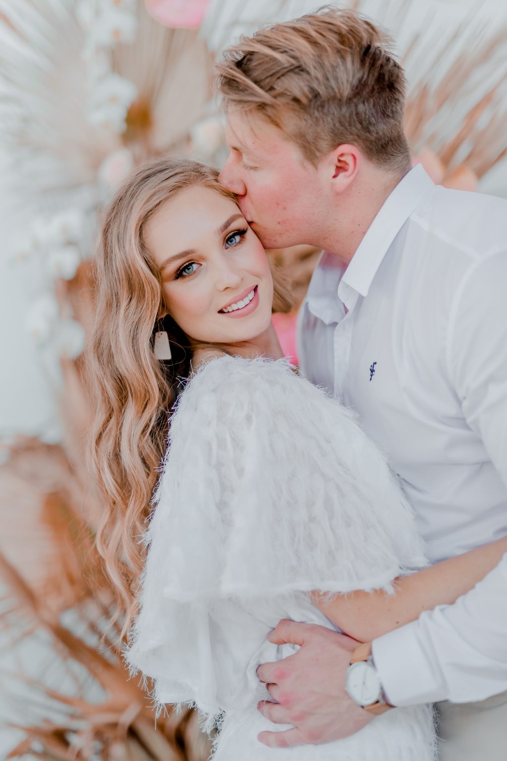 Pink wedding decor with pampas grass - 1